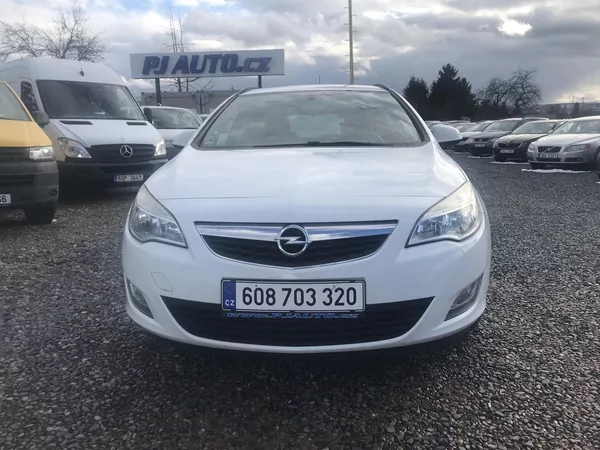 Opel Astra 1.4i 74 KW,KLIMA ,TEMPOMAT.... - foto 2