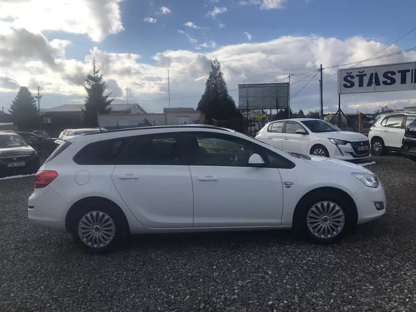 Opel Astra 1.4i 74 KW,KLIMA ,TEMPOMAT.... - foto 4