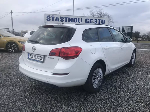 Opel Astra 1.4i 74 KW,KLIMA ,TEMPOMAT.... - foto 5