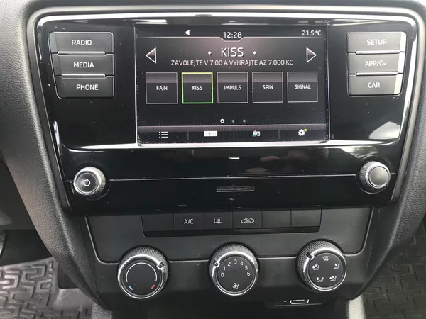 Škoda Octavia 1.6 TDI 85 KW,TEMPOMAT,ČR.. - foto 12