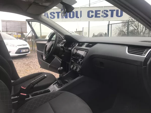 Škoda Octavia 1.6 TDI 85 KW,TEMPOMAT,KLIMA - foto 10