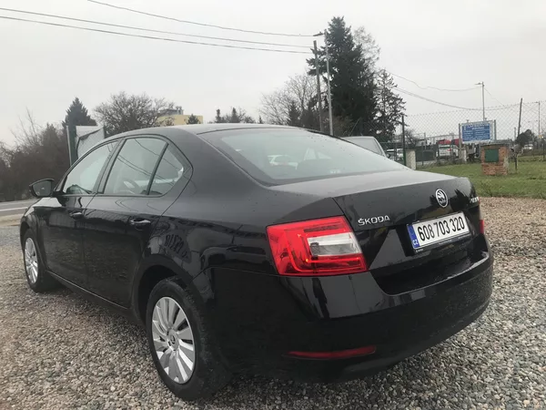 Škoda Octavia 1.6 TDI 85 KW,TEMPOMAT,KLIMA - foto 7