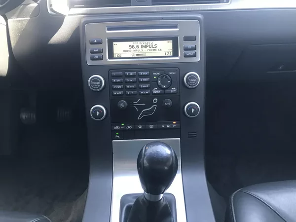 Volvo V70 2.0 D 100 KW,NAVI,STAV,CENA.. - foto 13
