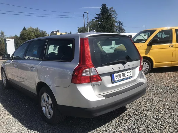 Volvo V70 2.0 D 100 KW,NAVI,STAV,CENA.. - foto 7