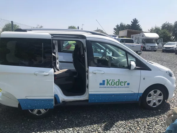 Ford Tourneo Courier 1.0 EcoBoost 74 KW VADA MOTORU - foto 4