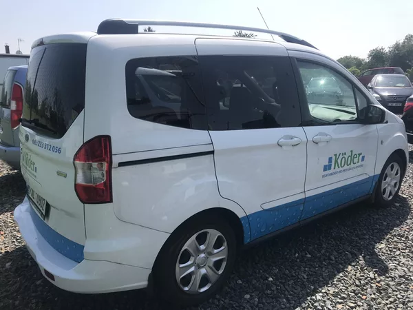 Ford Tourneo Courier 1.0 EcoBoost 74 KW VADA MOTORU - foto 5