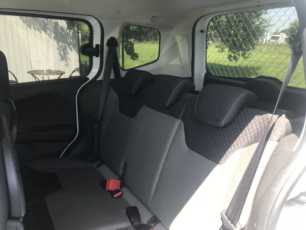 Ford Tourneo Courier 1.0 EcoBoost 74 KW VADA MOTORU - foto 9