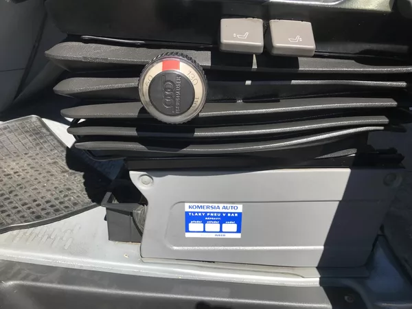 Iveco Daily 2.3 HTP 71,KLIMA,6-MÍST,ČR.... - foto 10