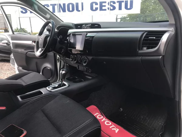 Toyota Hilux 2.4 D 110 ,4x4,AUT.ČR... - foto 11