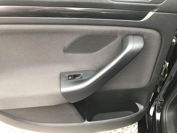 Volkswagen Golf Variant 1.6 TDI 77 KW,KLIMA,MAN,STAV - foto 11