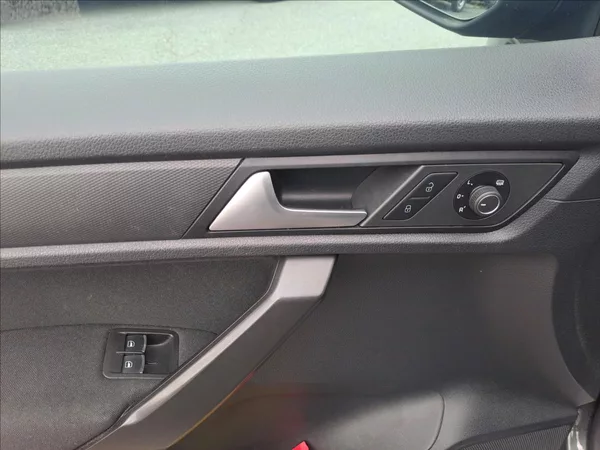Volkswagen Caddy 2,0 TDI DSG 4MOTION - foto 10
