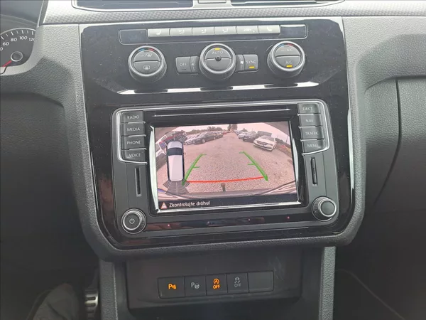 Volkswagen Caddy 2,0 TDI DSG 4MOTION - foto 14