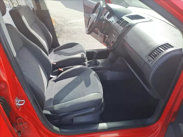 Volkswagen Polo 1,0 i - foto 8