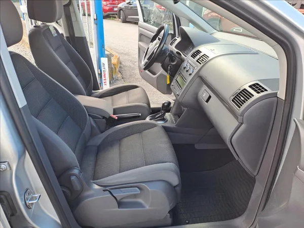 Volkswagen Touran 1,4 TSI CNG DSG - foto 8
