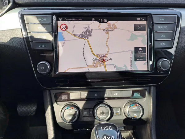 Škoda Superb 2,0 TDI 4x4 - foto 12