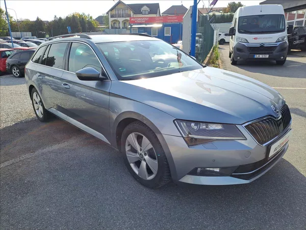 Škoda Superb 2,0 TDI 4x4 - foto 2