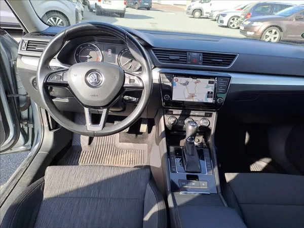 Škoda Superb 2,0 TDI 4x4 - foto 9