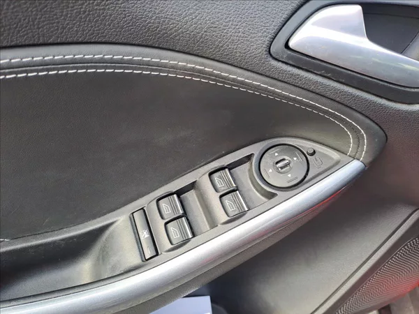 Ford Focus 1,6 EcoBoost 110kw - foto 11