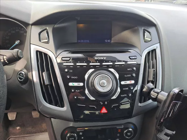 Ford Focus 1,6 EcoBoost 110kw - foto 14