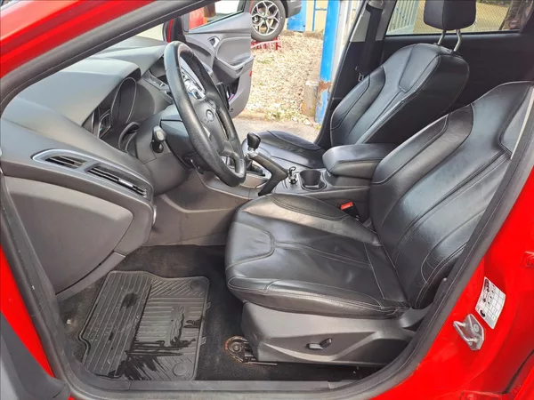 Ford Focus 1,6 EcoBoost 110kw - foto 6