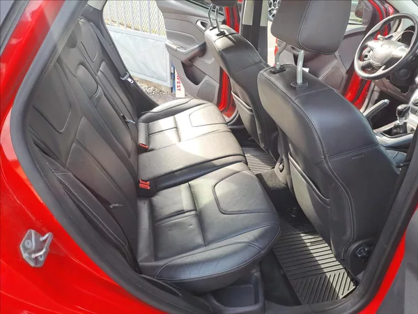 Ford Focus 1,6 EcoBoost 110kw - foto 8