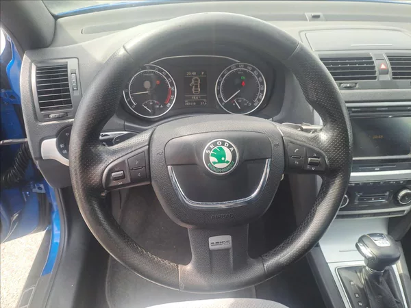 Škoda Octavia 2,0 TDI RS DSG - foto 10