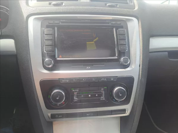 Škoda Octavia 2,0 TDI RS DSG - foto 11