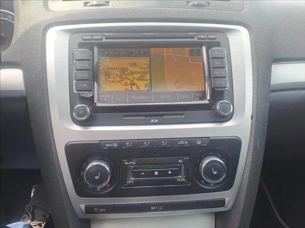Škoda Octavia 2,0 TDI RS DSG - foto 12