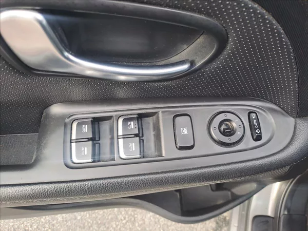 Kia Carens 1,7 CRDi SERVISKA,KOUPENO V CZ - foto 10