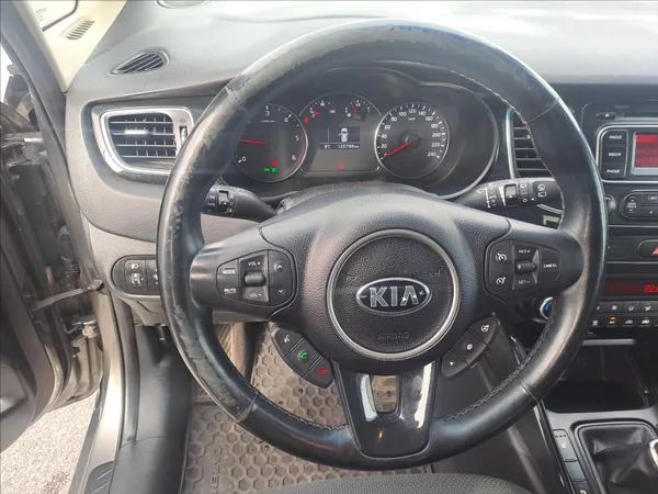 Kia Carens 1,7 CRDi SERVISKA,KOUPENO V CZ - foto 12