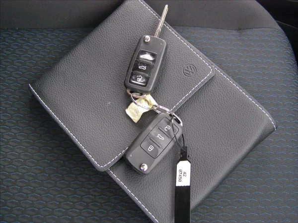 Volkswagen Caddy 2,0 TDI TEMPOMAT 2 majitel - foto 23