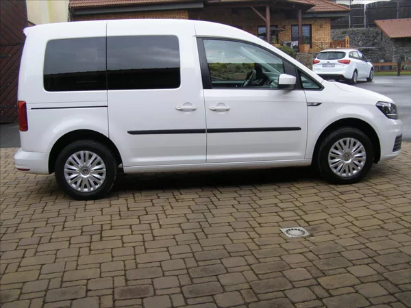Volkswagen Caddy 2,0 TDI TEMPOMAT 2 majitel - foto 6
