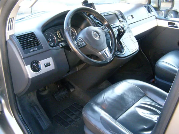 Volkswagen Multivan 2,0 1 MAJITEL 2x soupacky 18 - foto 15