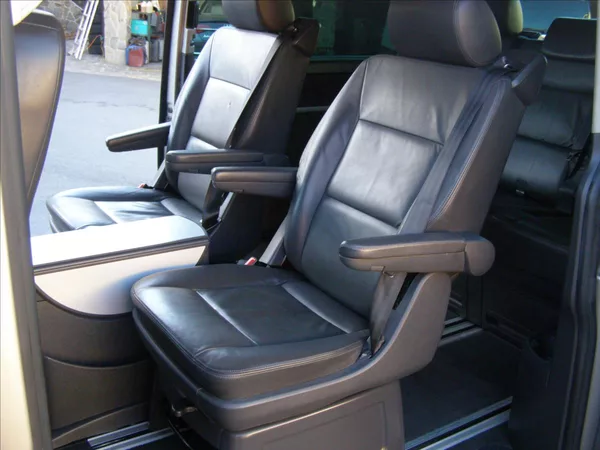 Volkswagen Multivan 2,0 1 MAJITEL 2x soupacky 18 - foto 18