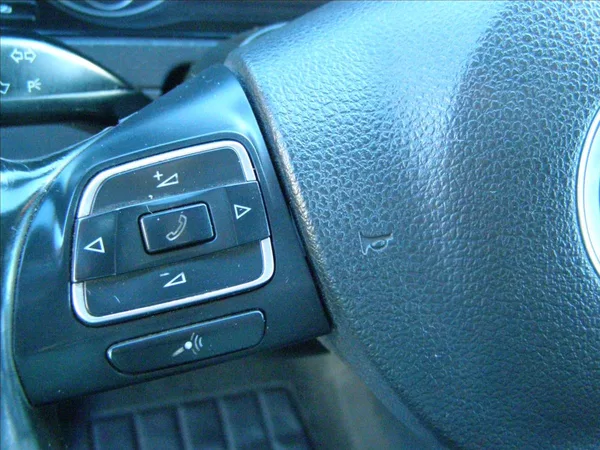 Volkswagen Multivan 2,0 1 MAJITEL 2x soupacky 18 - foto 24