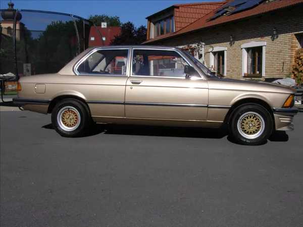 BMW Řada 3 1,8 - foto 10