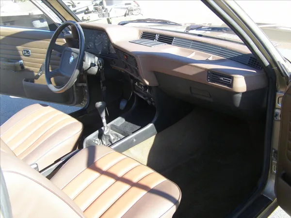 BMW Řada 3 1,8 - foto 18