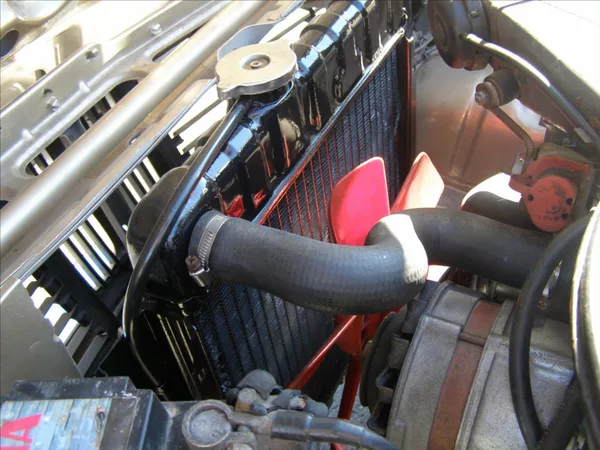 BMW Řada 3 1,8 - foto 23