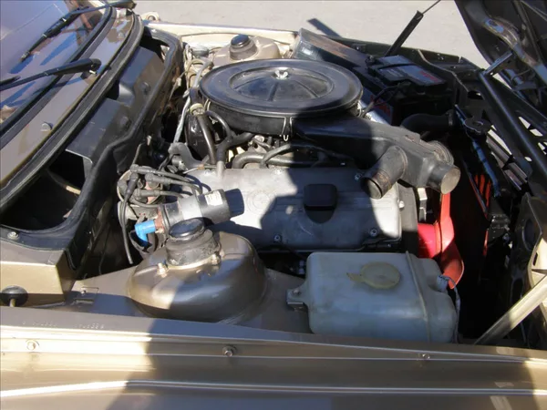 BMW Řada 3 1,8 - foto 28