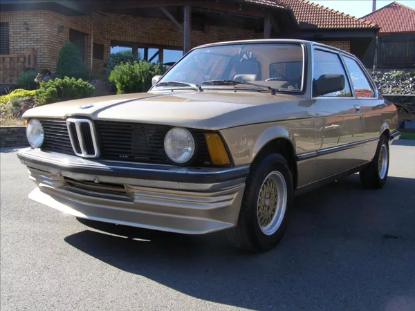 BMW Řada 3 1,8 - foto 4