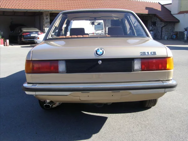 BMW Řada 3 1,8 - foto 8