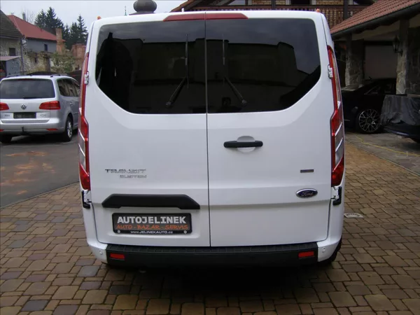 Ford Tourneo Custom 2,0 MINIBUS CUSTOM Facelift - foto 4
