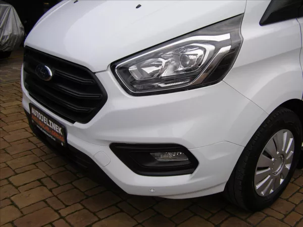 Ford Tourneo Custom 2,0 MINIBUS CUSTOM Facelift - foto 8