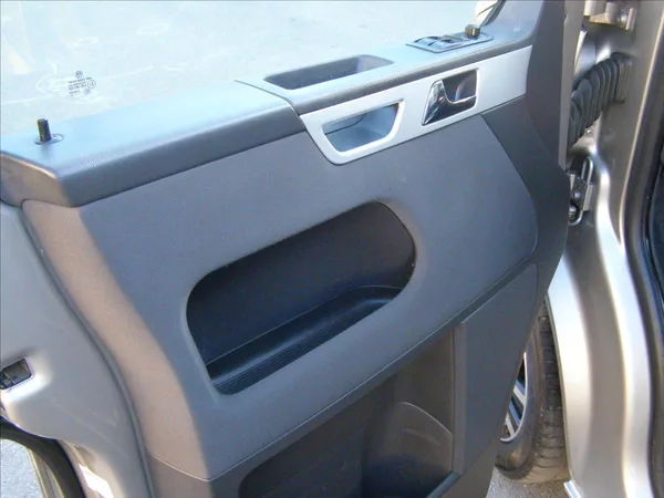 Volkswagen Multivan 2,0 1 MAJITEL 2x soupacky 18 - foto 16