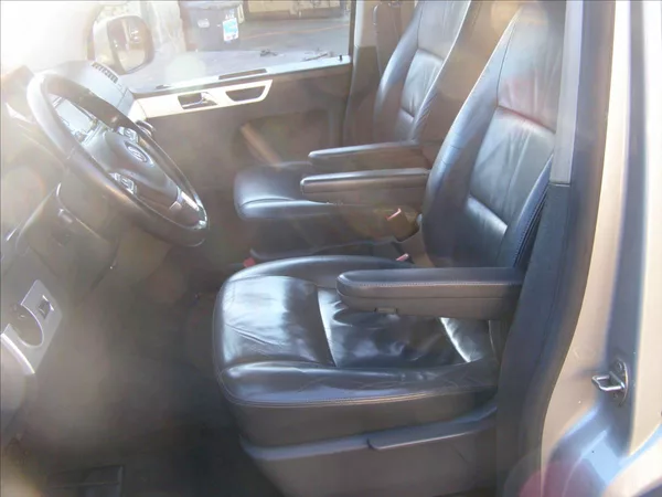 Volkswagen Multivan 2,0 1 MAJITEL 2x soupacky 18 - foto 17