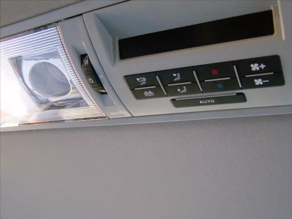Volkswagen Multivan 2,0 1 MAJITEL 2x soupacky 18 - foto 31