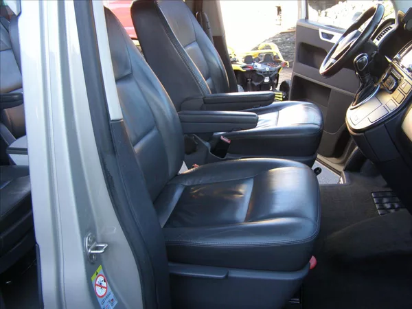 Volkswagen Multivan 2,0 1 MAJITEL 2x soupacky 18 - foto 33