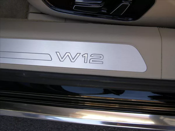 Audi A8 6,3 L W12 FSI quattro Tiptron - foto 17