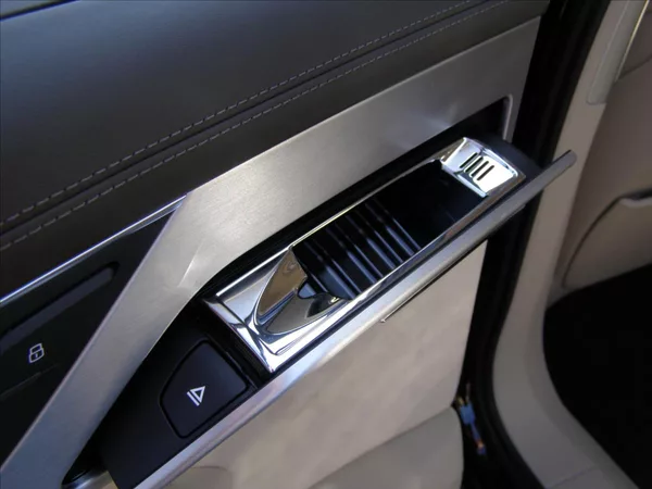 Audi A8 6,3 L W12 FSI quattro Tiptron - foto 32