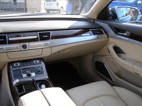 Audi A8 6,3 L W12 FSI quattro Tiptron - foto 34
